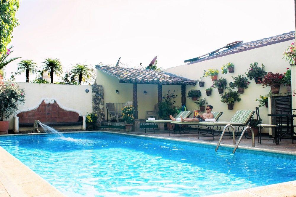 Hotel Casa Del Parque By Ahs Antigua Ngoại thất bức ảnh