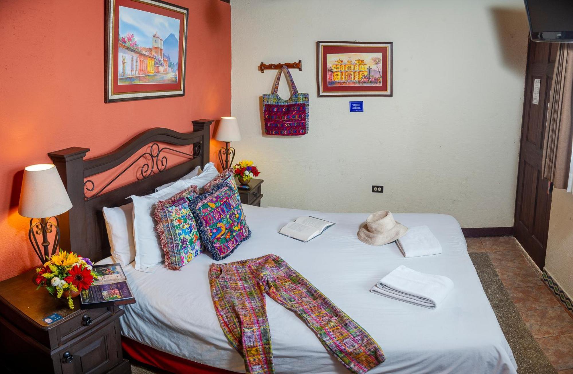 Hotel Casa Del Parque By Ahs Antigua Ngoại thất bức ảnh