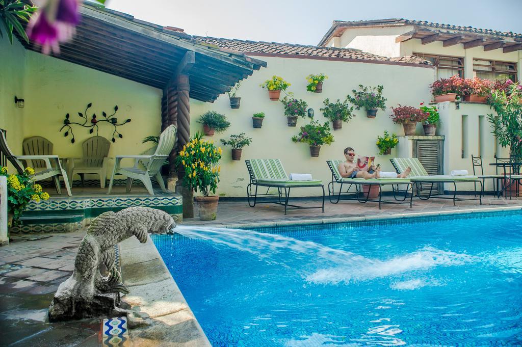 Hotel Casa Del Parque By Ahs Antigua Ngoại thất bức ảnh