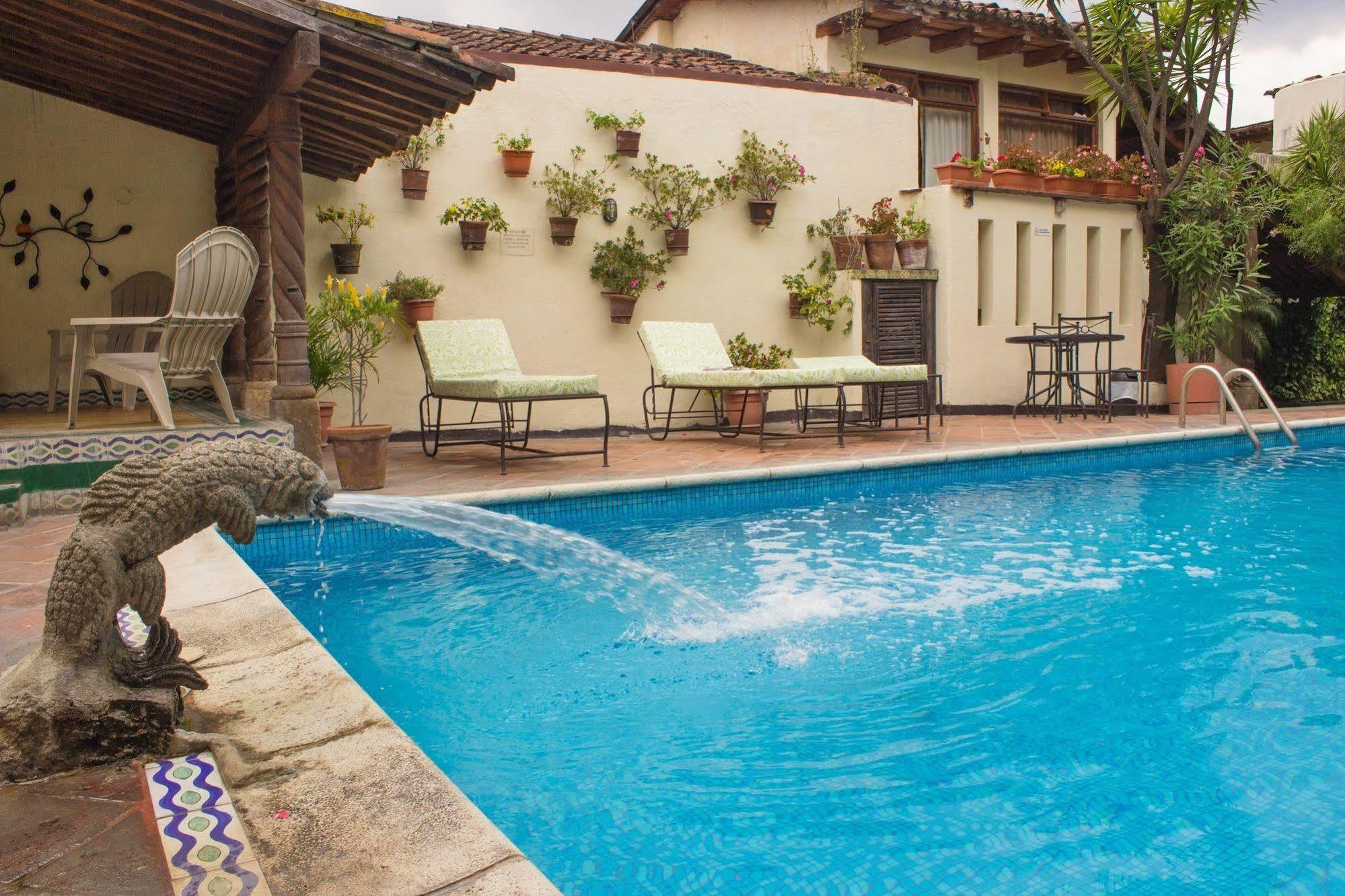 Hotel Casa Del Parque By Ahs Antigua Ngoại thất bức ảnh