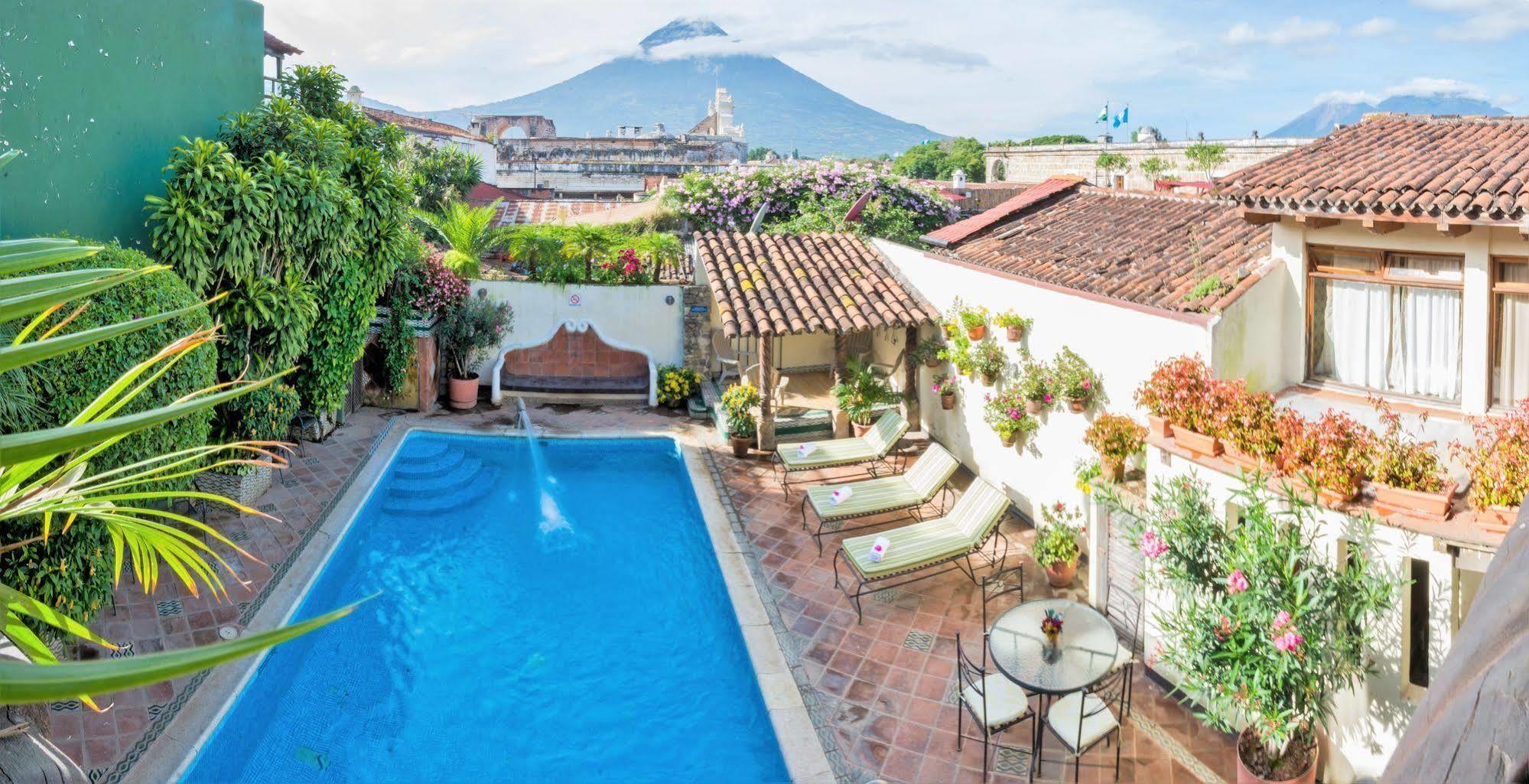 Hotel Casa Del Parque By Ahs Antigua Ngoại thất bức ảnh